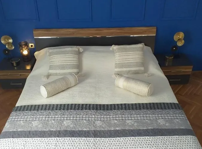 Rose דירה אופטיה